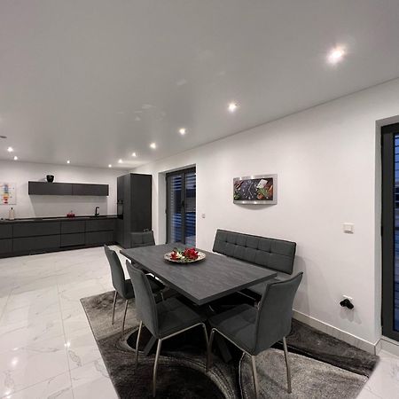 Апартаменти Penthouse M1 Нойнкірхен Екстер'єр фото