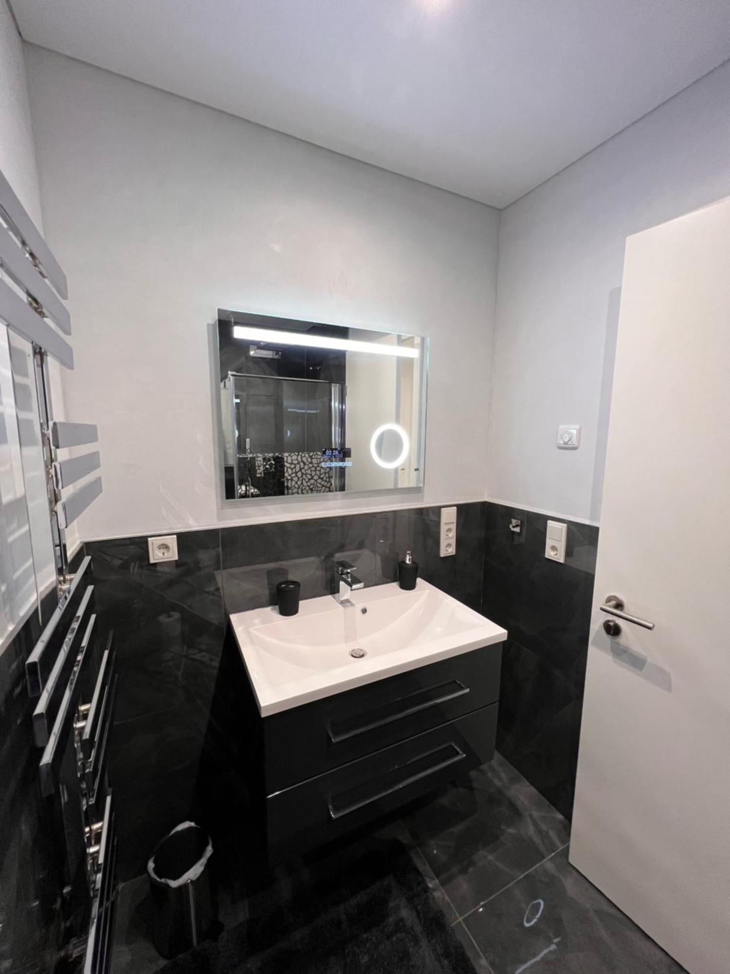 Апартаменти Penthouse M1 Нойнкірхен Екстер'єр фото