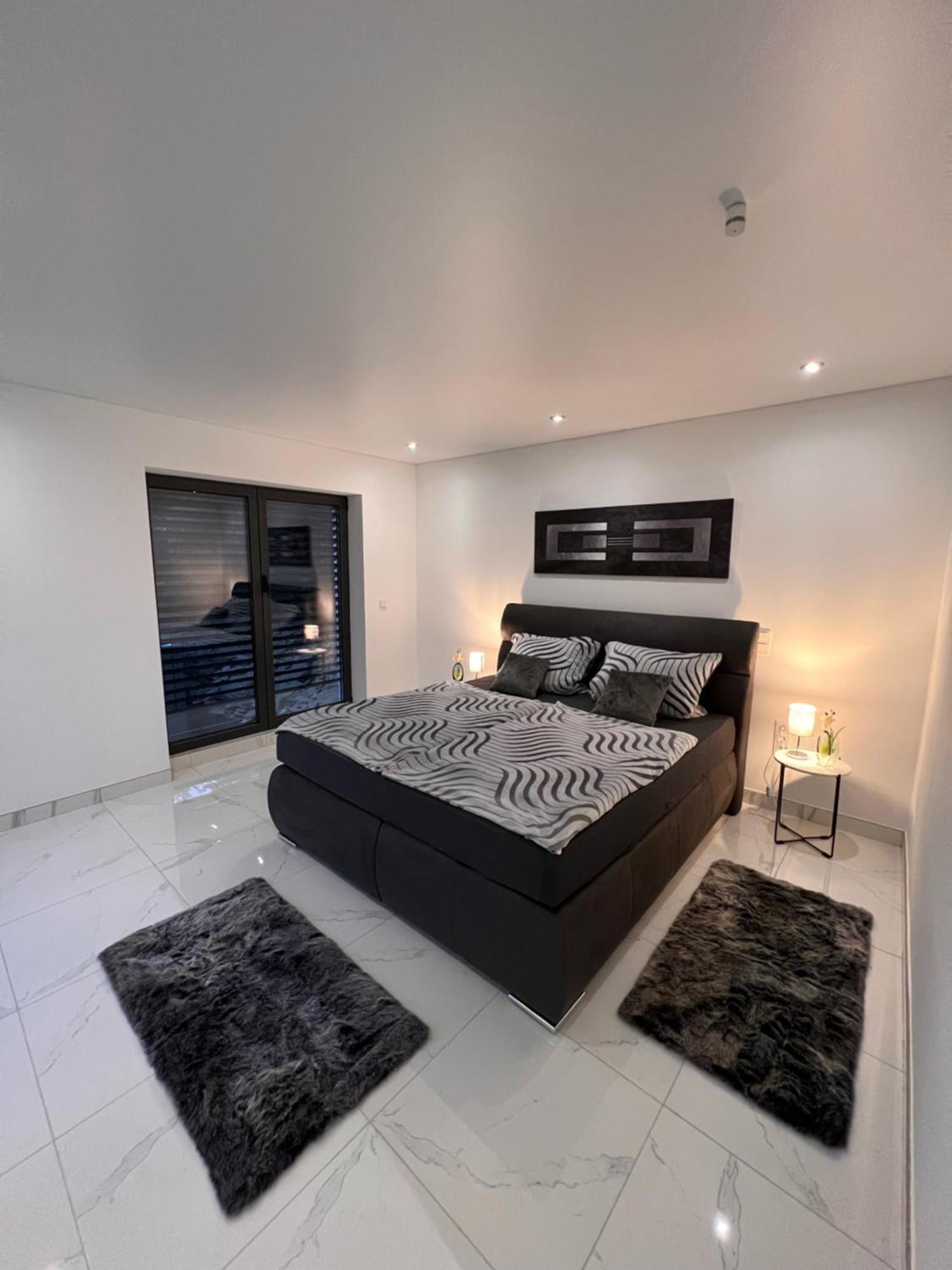 Апартаменти Penthouse M1 Нойнкірхен Екстер'єр фото